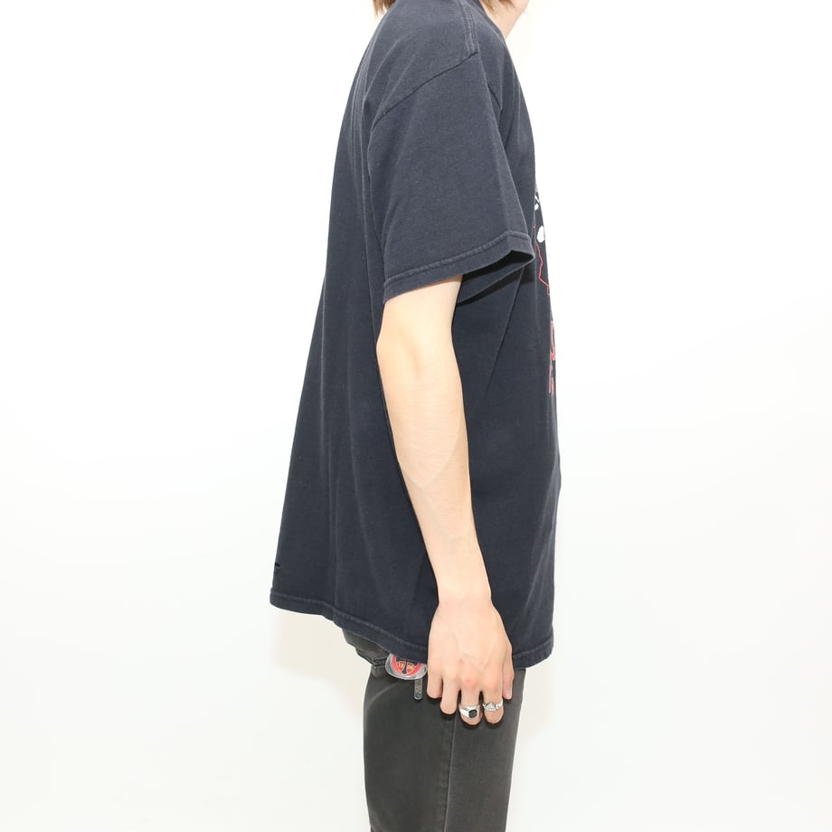 62749b5db049a35a4eeb84e5