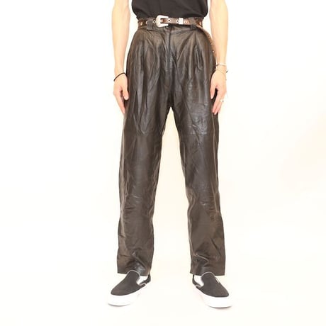 1tuck Black Leather Pants