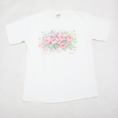 C.Holding Bermuda Hibiscus Art T-Shirt