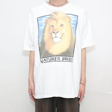 Human i Tees Lion T-Shirt