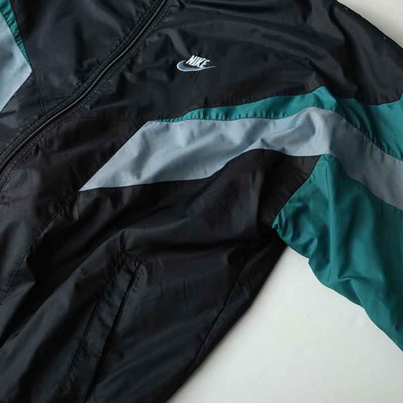 Vintage Nike Nylon Jacket ナイキ ナイロンジャケット | Strato Vintage Nike Nylon Jacket ナイキ ナイロンジャケット | Strato