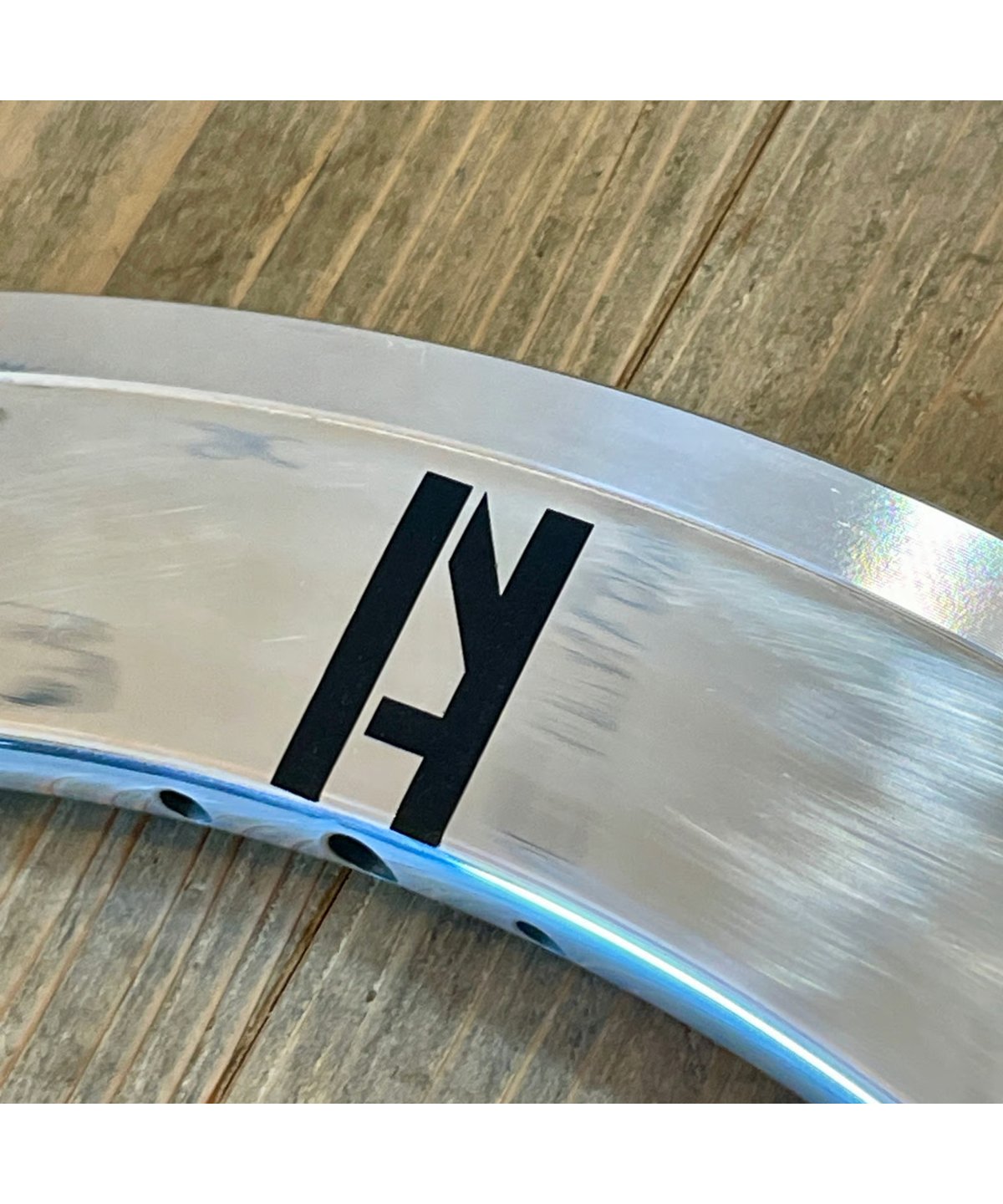 H PLUS SON SL42 