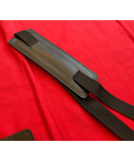 Off yer bike　 [On yer shoulder]　【 Leather Srapset】