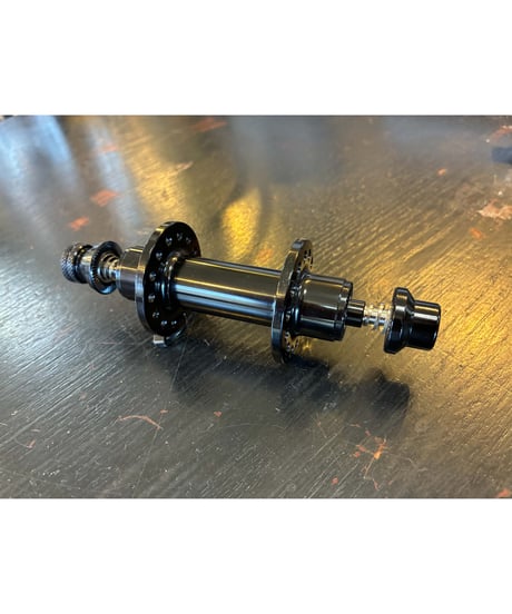 金澤輪業　74mmフロントスーパーライトハブ