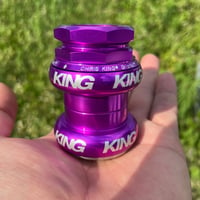 CHRIS KING GripNut 3D Violet 1-1/8" Bold　【白ロゴ】