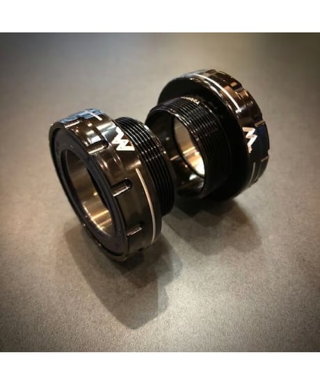 White Industries [BSA 30mm Bottom Bracket / Black] セラミック