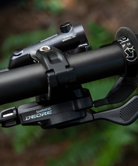 SHIMANO　DEORE SL-M6100-R　右シフトレバー クランプバンド 12スピード