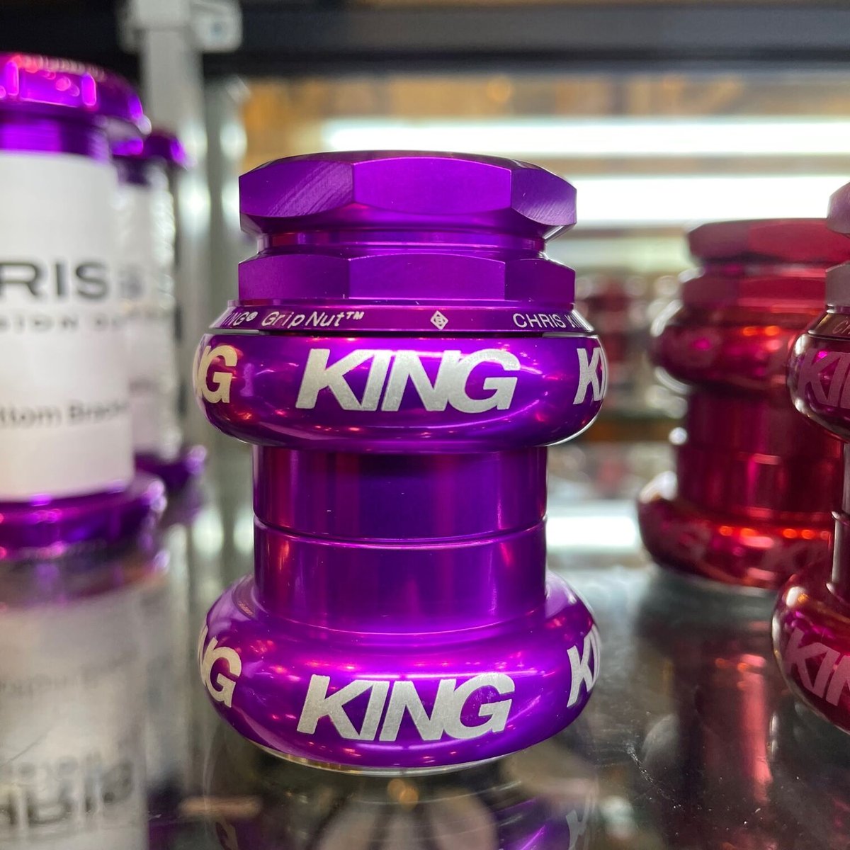 CHRIS KING GripNut 3D Violet 1-1/8