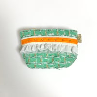 ポーチマチ付き（England emerald Green  tweed・White orange yellow ribbon White frill)