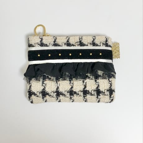 ポーチミニ（England Ivory Black tweed ・White Black ribbon Black frill)