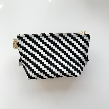 ポーチマチ付き（Italy Black wave fabric・White Black ribbon)