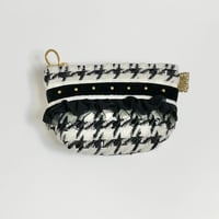 ポーチマチ付き（England White Black  tweed・Black White  ribbon Black frill)