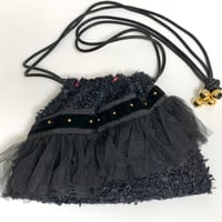 巾着バッグ　Ｓサイズ　ヨコ（Japan  Black tweed・White Black ribbon  Black frill）