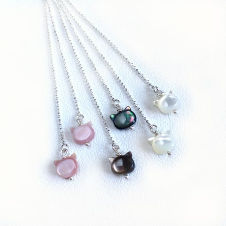 天然シェルのねこピアス(黒ネコ・白ネコ・桃ネコ）