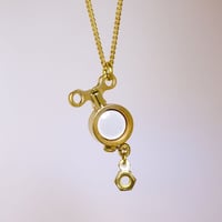 スチームパンク風 ペンダント『 白いゼンマイの実 』