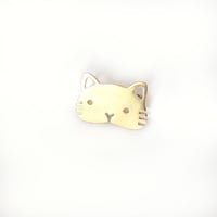 もきゅ猫のブローチ。
