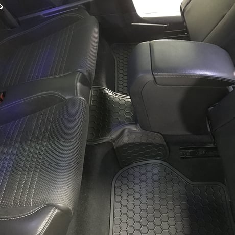 VW   ゴルフ5 .6 シロッコ GTI フロアーラバーマット②