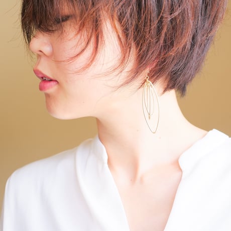 オーバルダングルのアクセサリー