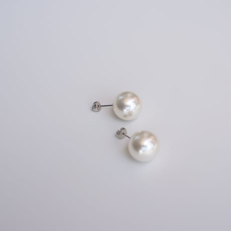 single imitation pearl pierce