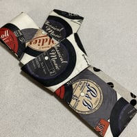 ジャズ喫茶をイメージしたレコード盤とコーヒー豆の角帯
