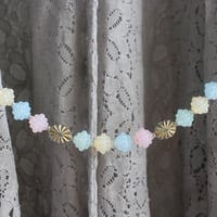 ミルキーカラーの金平糖羽織紐