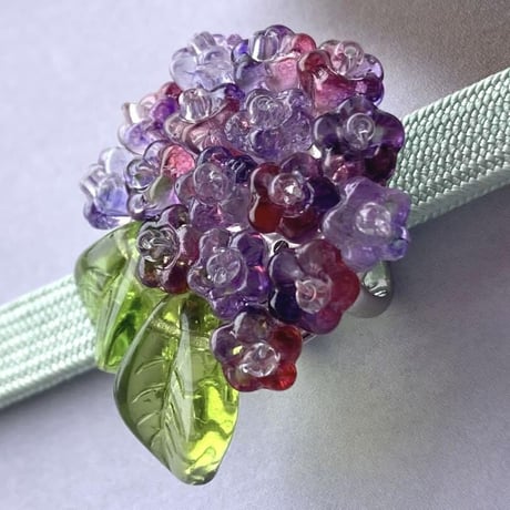 紫陽花の帯留（ベリーパープル）