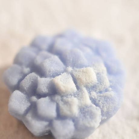 和三盆帯留　紫陽花　（青）