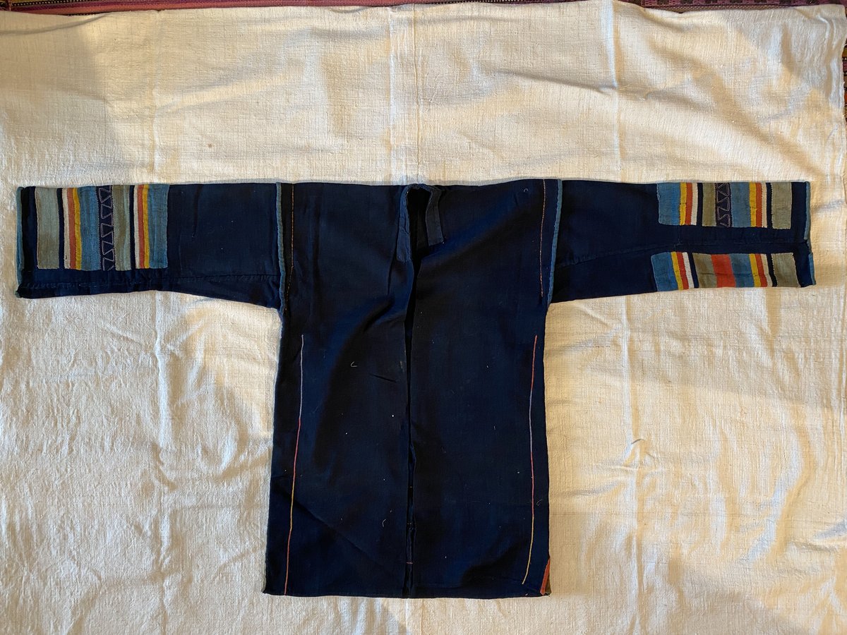 タイ　アカ族　民族衣装　ジャケット　手織り　藍染　手刺繍　稀少品　ヴィンテージ アカ族 女性用 刺繍ジャケット | ASIAN ACCENTS