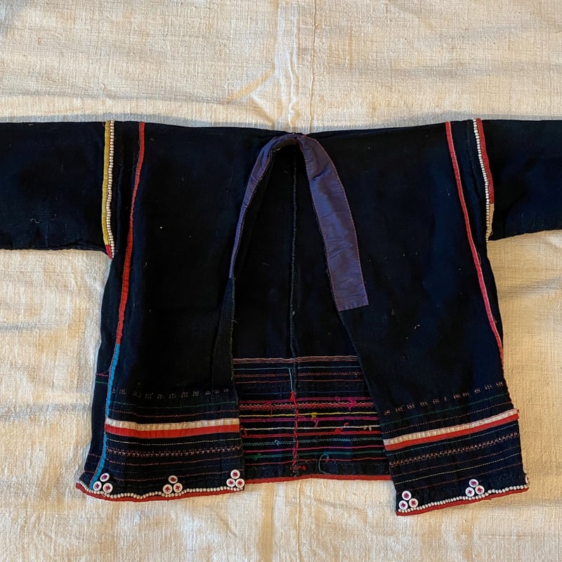 タイ　アカ族　民族衣装　ジャケット　手織り　藍染　手刺繍　稀少品　ヴィンテージ タイ アカ族 民族衣装 ジャケット 手織り 藍染 手刺繍 稀少品
