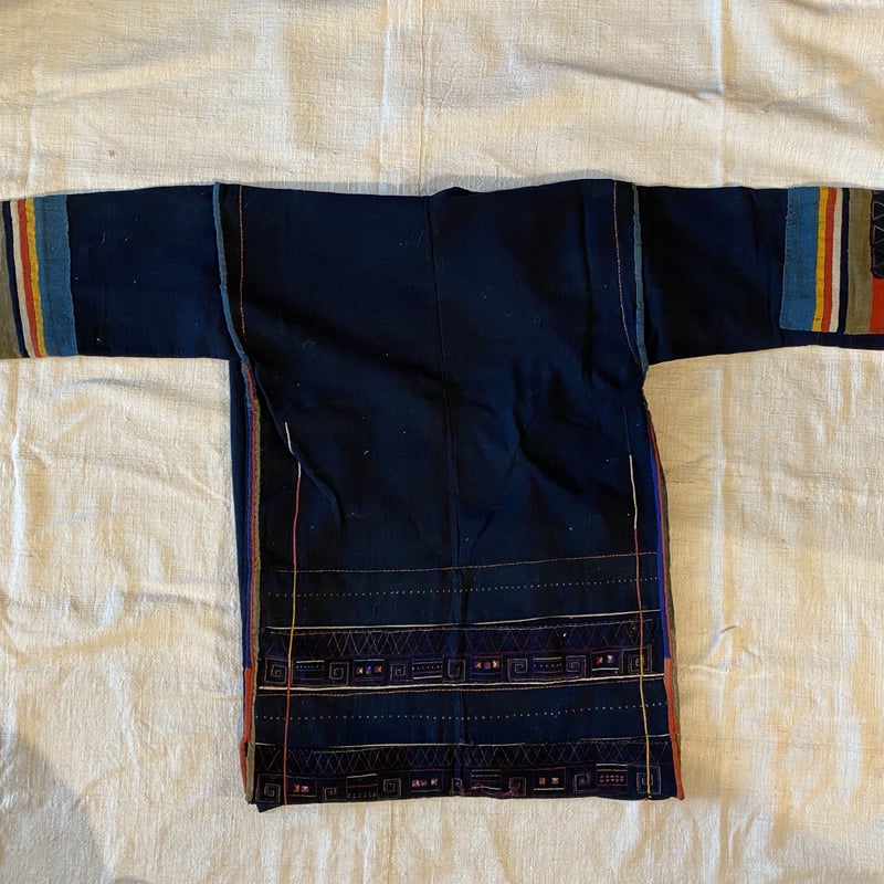 タイ　アカ族　民族衣装　ジャケット　手織り　藍染　手刺繍　稀少品　ヴィンテージ タイ アカ族 民族衣装 ジャケット 手織り 藍染 手刺繍 稀少品
