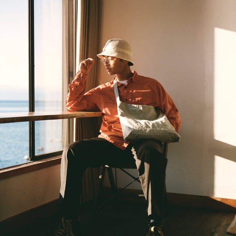 warenfaus Plaid magazine shoulder / Sky