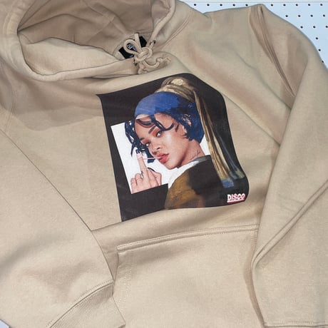 DISCO フェルメールRIHANNA HOODIE
