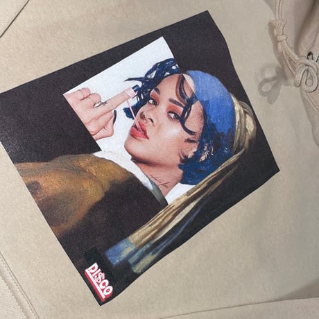 DISCO フェルメールRIHANNA HOODIE