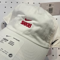 NIKE SNKRS CAP WHITE