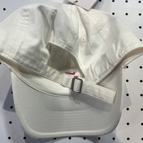 NIKE SNKRS CAP WHITE