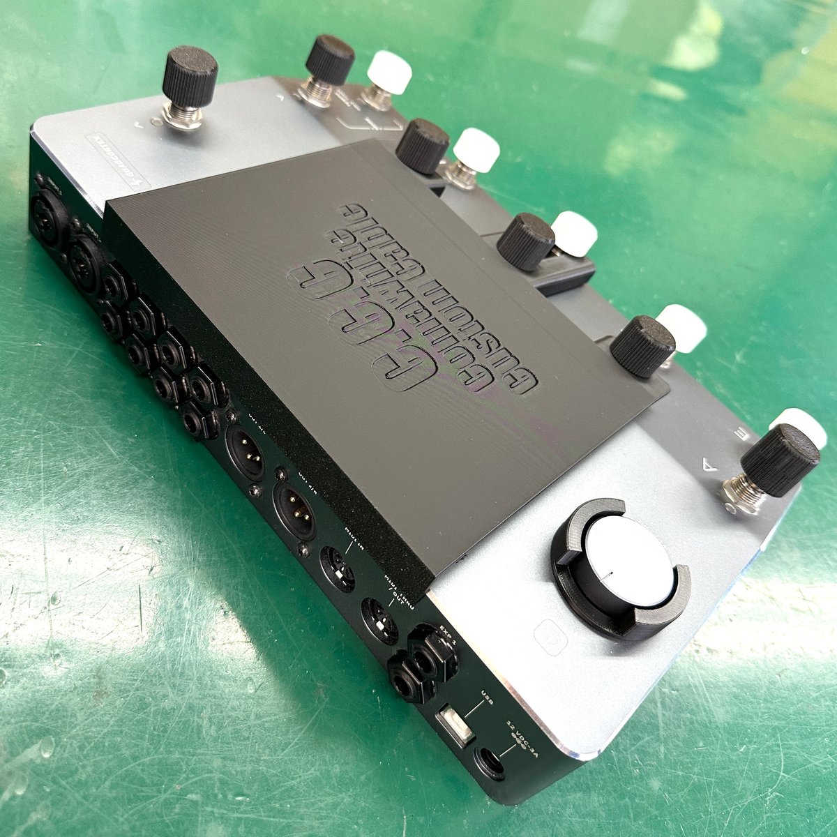 QuadCortex 液晶保護アタッチメント | Comawhite Custom Cable