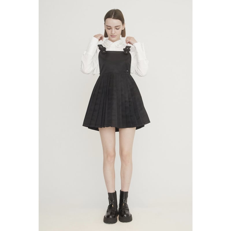 epine label pleats onepiece1度のみ外で着用しております