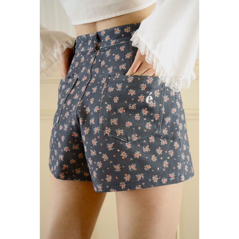 é flowerembroideryshort pants エピヌショートパンツ エピヌ épine フラワー ショートパンツ - メルカリ