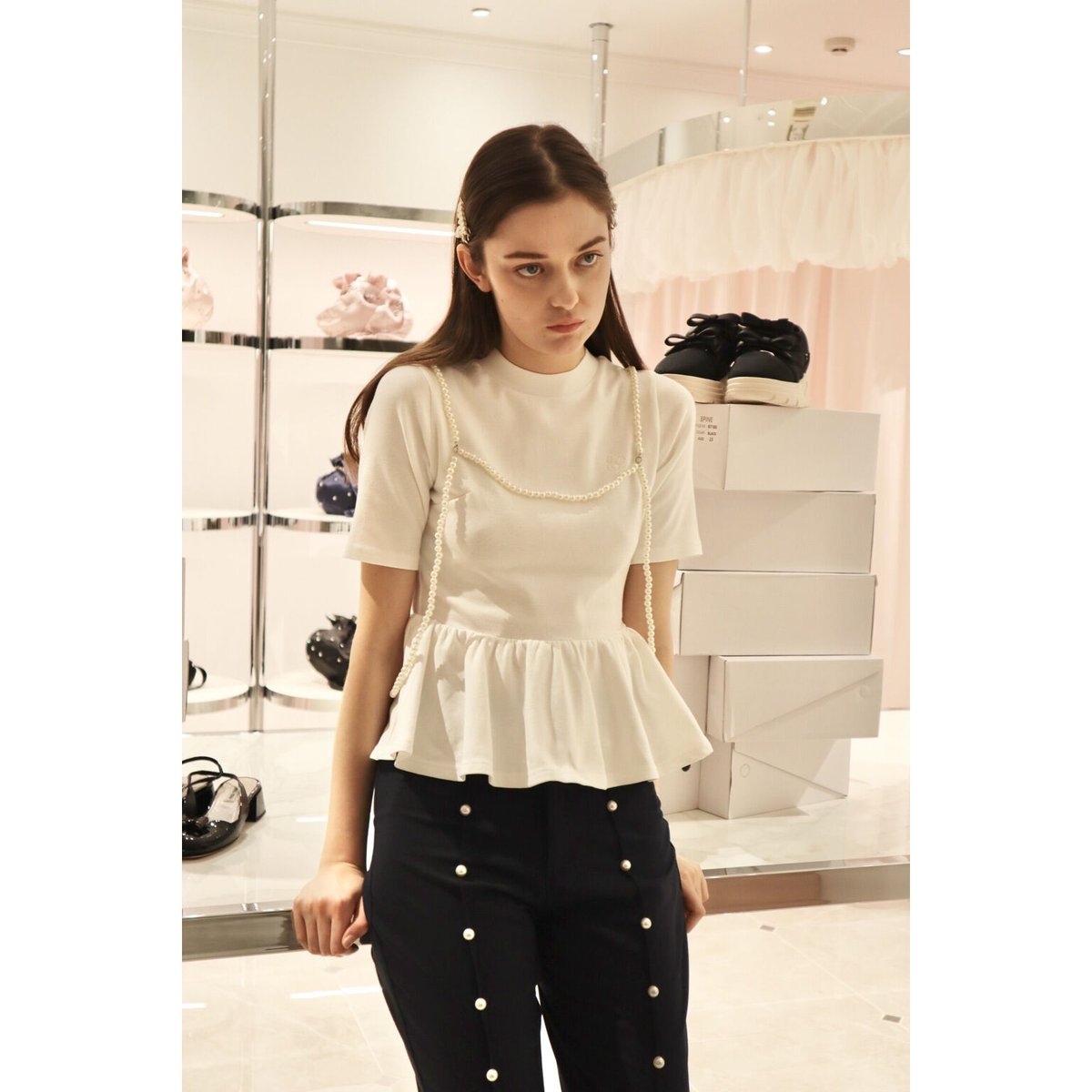 エクミール frill peplum shirt 白 エクミール frill peplum shirt 白
