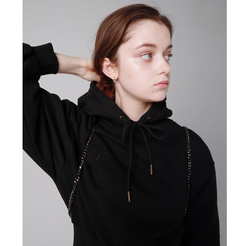 Eé embroidery hoodie onepiece black | épine