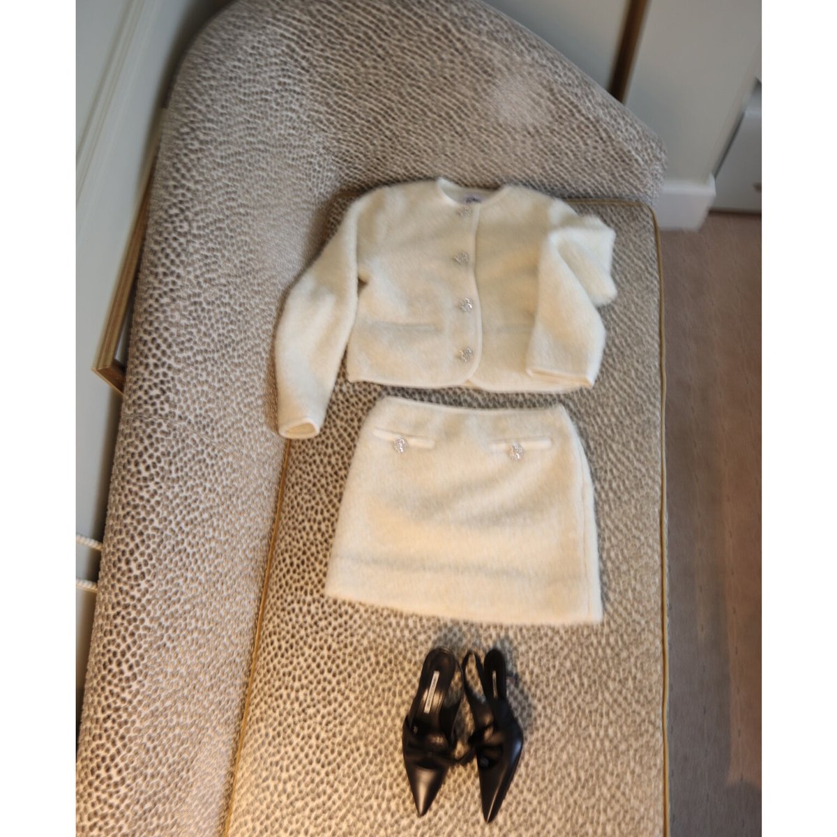 【専用出品】epine bijou fur jacket＆skirt white 新品 epine bijou fur jacket＆skirt white 新品 epine bijou