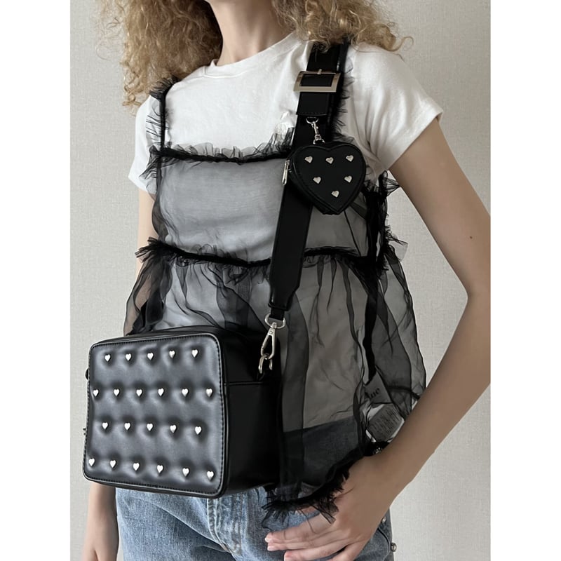 é Heart pouch shoulder strap bag heart studs v é Heart pouch shoulder strap bag heart studs v