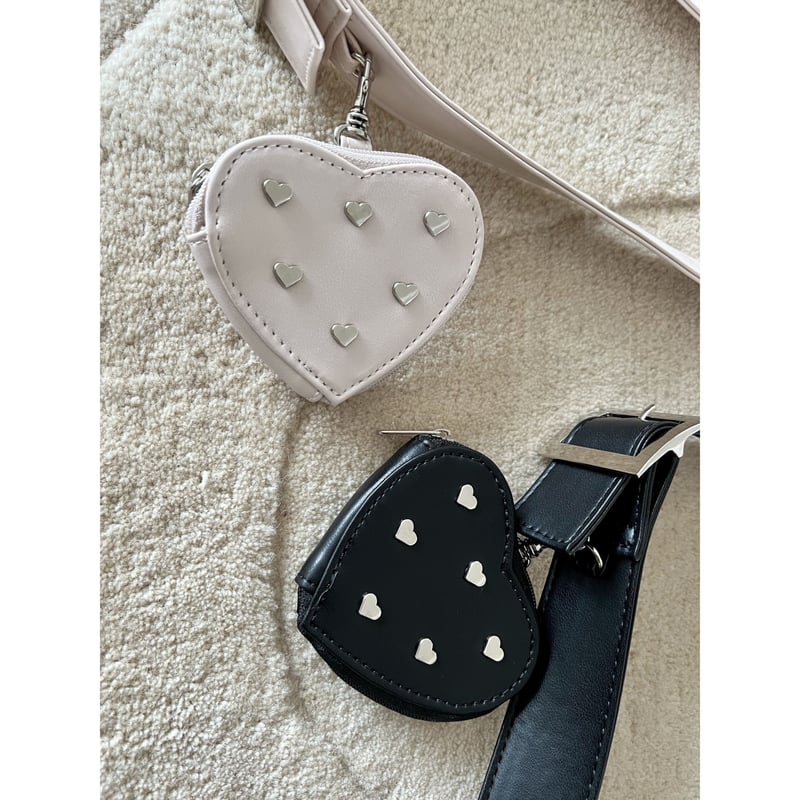 é Heart pouch shoulder strap bag heart studs v...