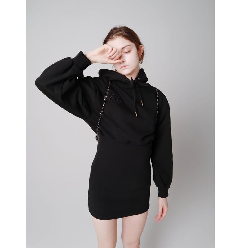 Eé embroidery hoodie onepiece black | épine