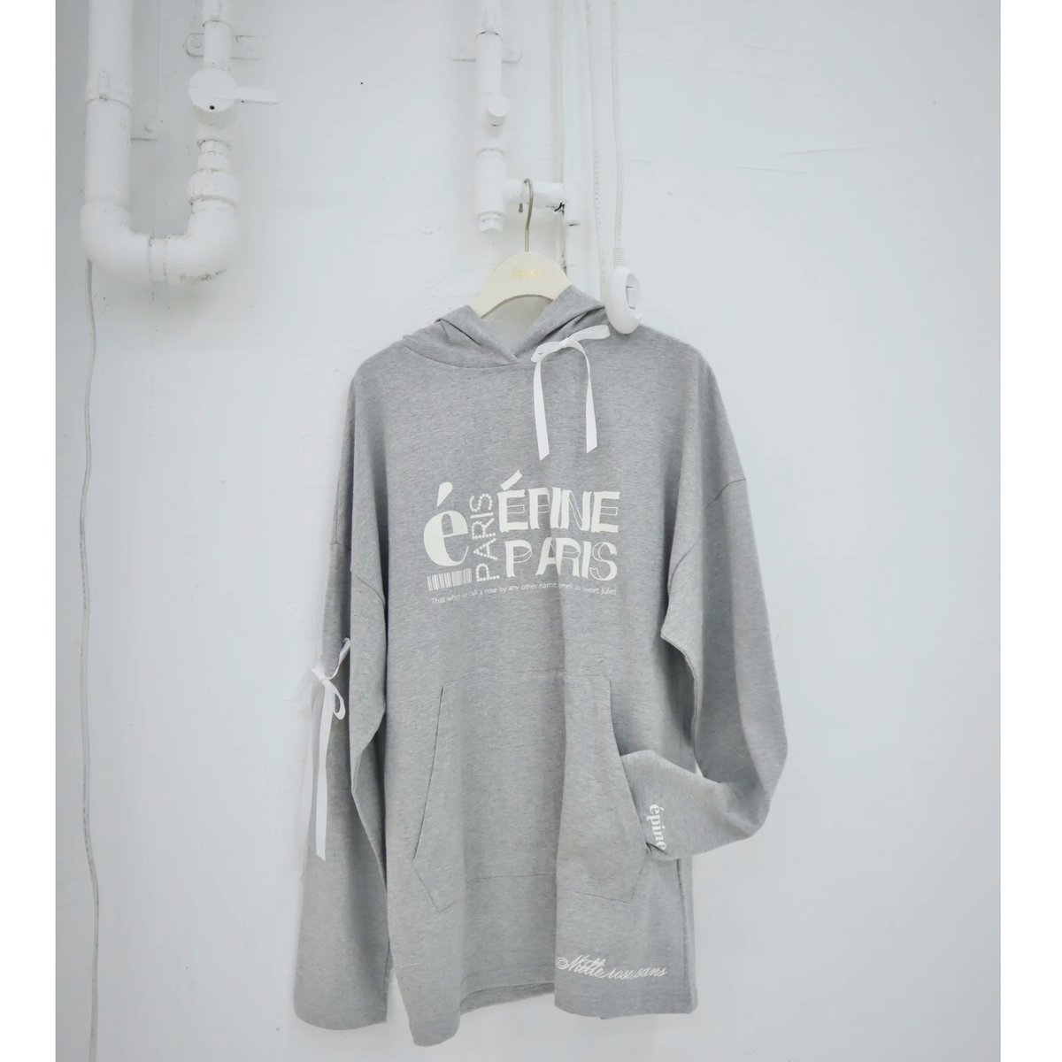 epine ribbon logo design hood long tee