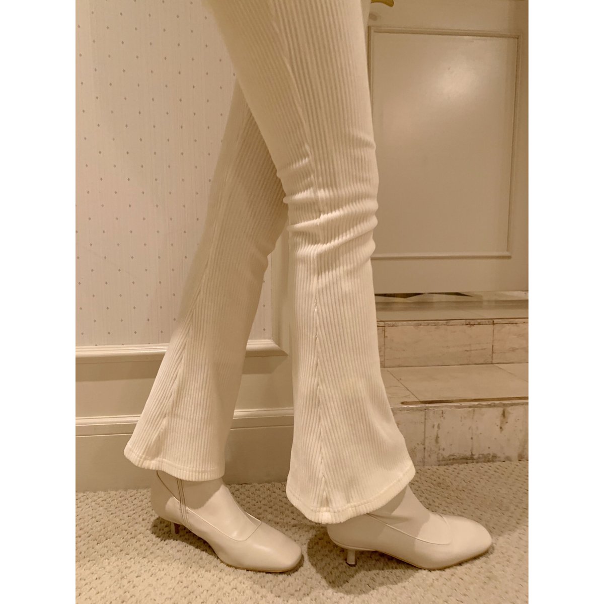 high-waist fit corduroy pants ivory | épine