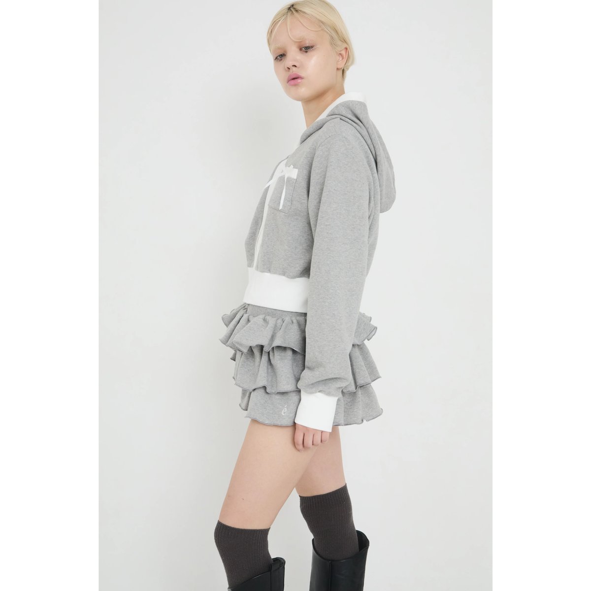 エピヌ é ribbon piping zip hoodie gray パーカー