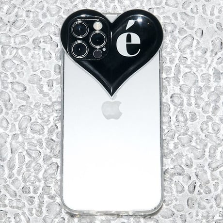 é Heart iPhone case