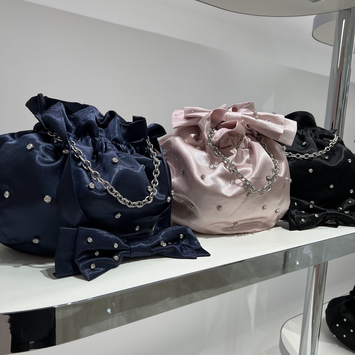 é ribbon 2way bijou satin gather bag（3color） |  