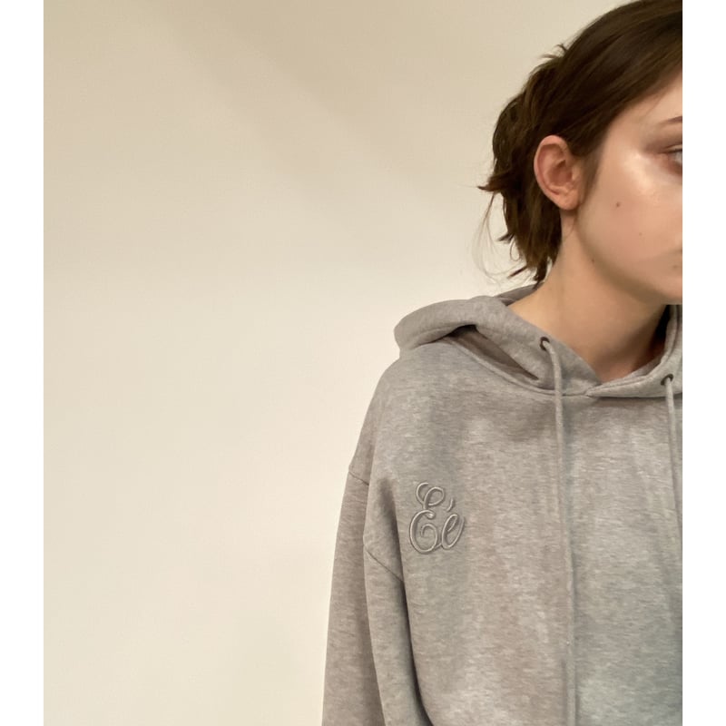 Eé embroidery hoodie onepiece gray | épine